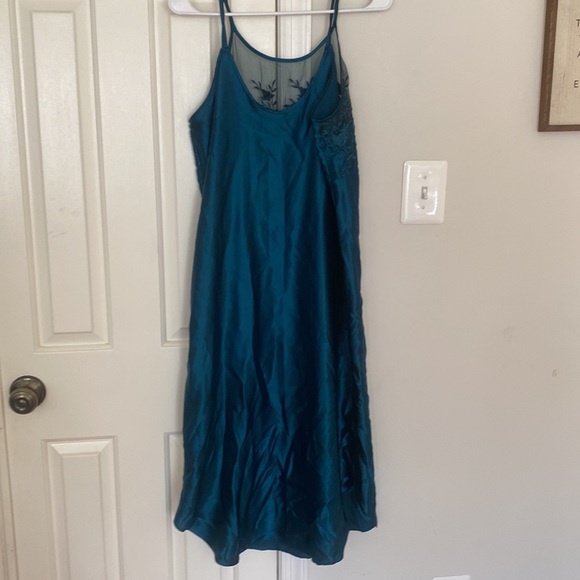 Sheer at the top with embroided flowers…double thin strap with scoop back…. - Picture 3 of 3